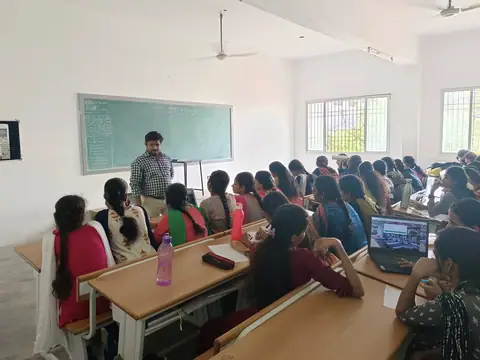 End of the training day - Training Trains, Erode, 1 April 2023 (3 of 9)