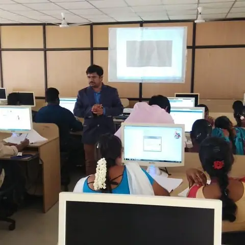 Grid and Cloud computing Workshop Training Completed .. - Training Trains, Erode, 4 October 2018 (2 of 10)