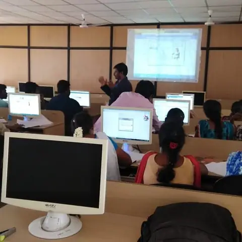 Grid and Cloud computing Workshop Training Completed .. - Training Trains, Erode, 4 October 2018 (4 of 10)