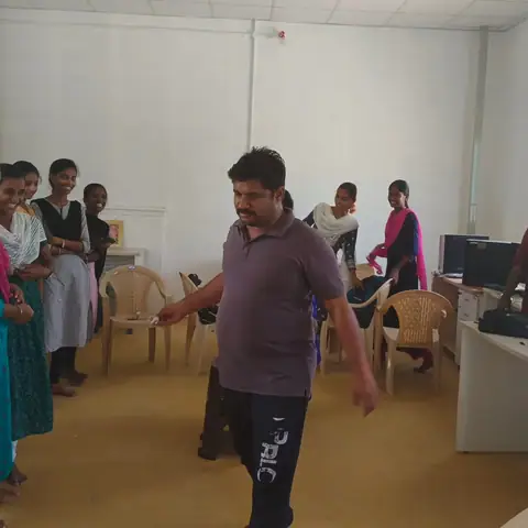 ONLINE /OFFLINE IN-PLANT/INTERNSHIP (11 May 2023) - Training Trains, Erode, 8 April 2023 (2 of 8)
