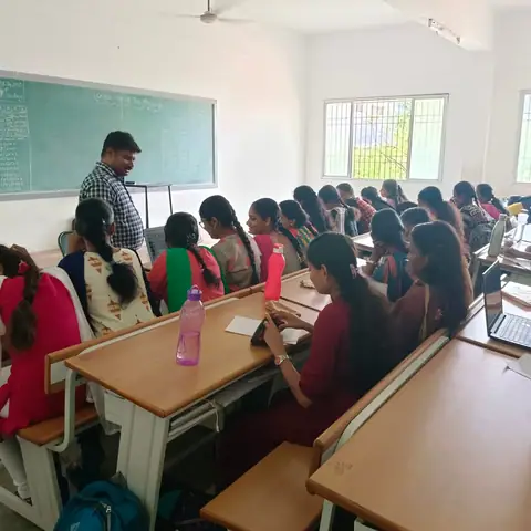 ONLINE /OFFLINE IN-PLANT/INTERNSHIP (11 May 2023) - Training Trains, Erode, 8 April 2023 (6 of 9)