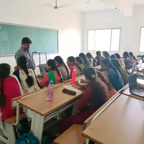 ONLINE /OFFLINE IN-PLANT/INTERNSHIP (11 May 2023) - Training Trains, Erode, 8 April 2023 (7 of 9)