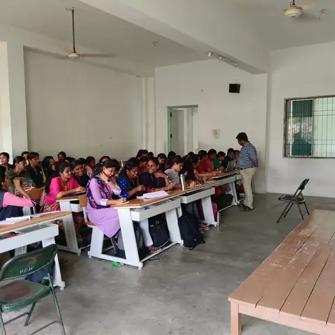 ONLINE /OFFLINE IN-PLANT/INTERNSHIP (11 May 2023) - Training Trains, Erode, 8 April 2023 (8 of 9)
