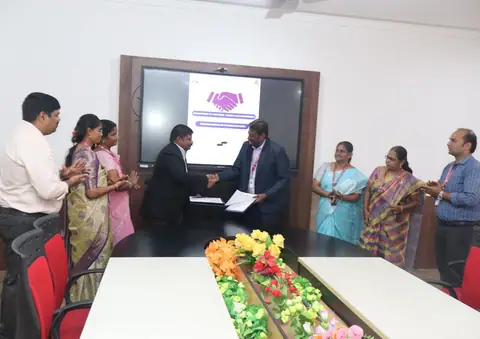 The MoU aims to bridge the gap between academia - Training Trains, Erode, 28 October 2025 (4 of 10)
