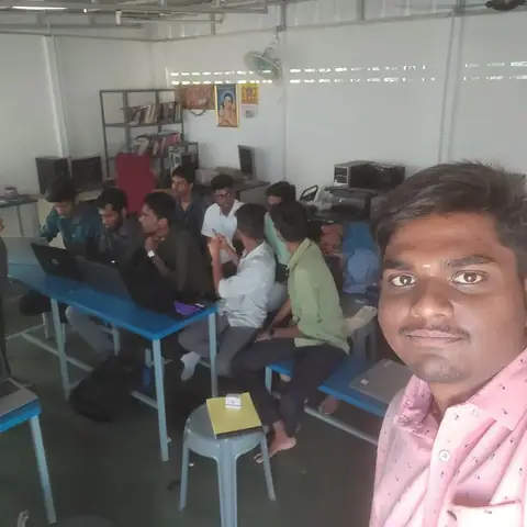 அன்பு பொங்க, ஆசைகள் பொங்க, இன்பம் பொங்க, இனிமை பொங்க - Training Trains, Erode, 13 January 2023 (8 of 8)
