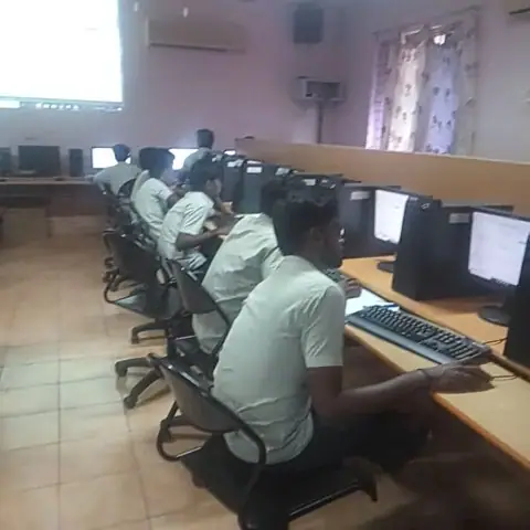 Training Trains lLearning solutions Inviting CSE /IT, BE