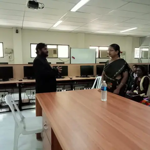 Vellalar College For Women - Training Trains, Erode, 16 September 2022 (3 of 10)