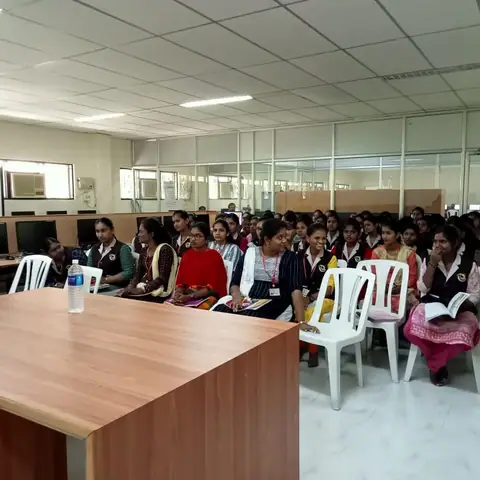 Vellalar College For Women - Training Trains, Erode, 16 September 2022 (5 of 10)