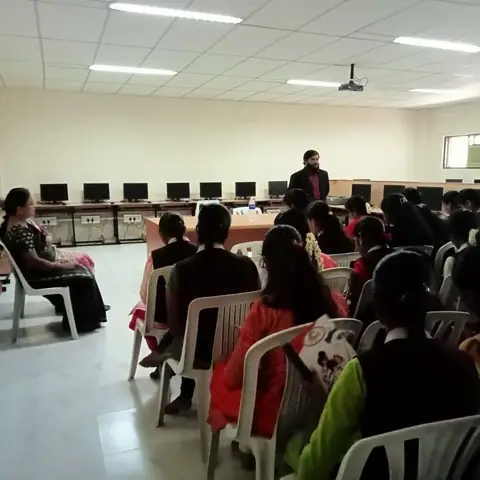 Vellalar College For Women - Training Trains, Erode, 16 September 2022 (5 of 10)