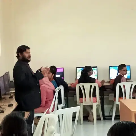 Vellalar College For Women - Training Trains, Erode, 16 September 2022 (7 of 10)