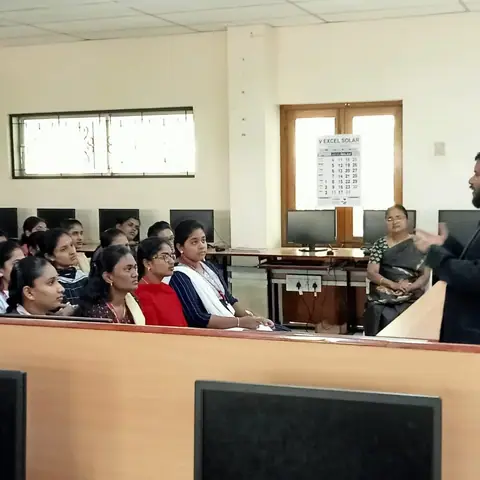 Vellalar College For Women - Training Trains, Erode, 16 September 2022 (8 of 10)