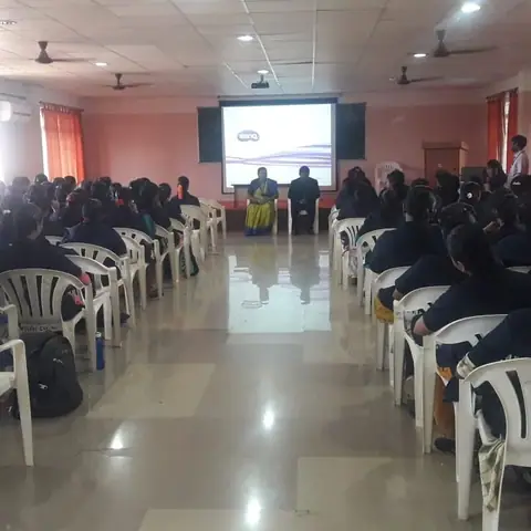 Vivekanada College of engineering for Women - Training Trains, Erode, 8 April 2022 (4 of 10)